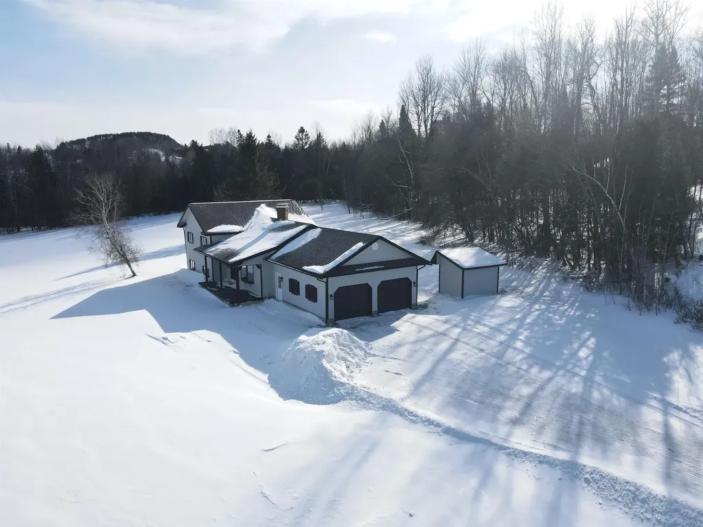 462 Logan Drive Newport City VT 05855
