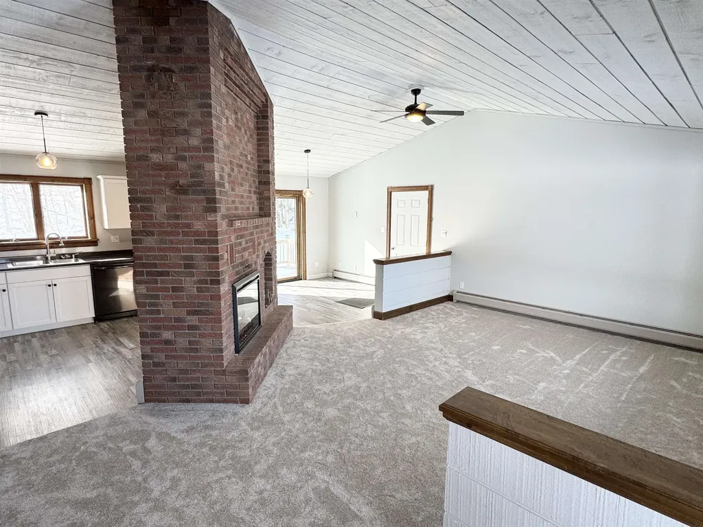 462 Logan Drive Newport City VT 05855