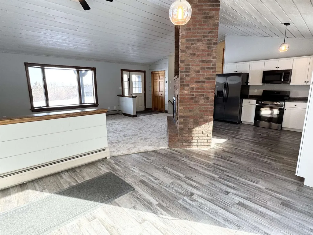 462 Logan Drive Newport City VT 05855
