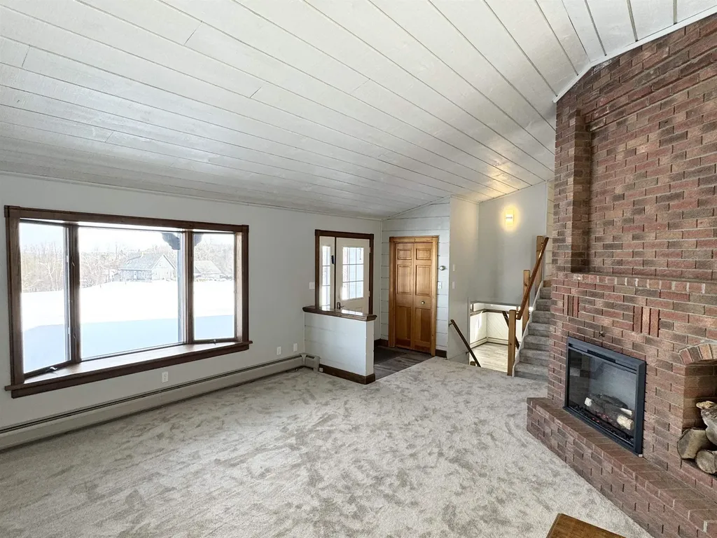 462 Logan Drive Newport City VT 05855