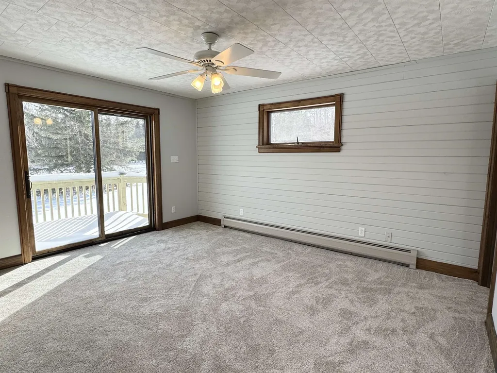462 Logan Drive Newport City VT 05855