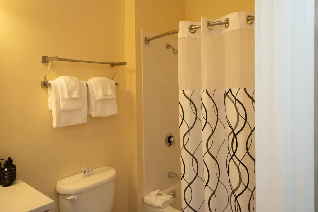 444/446 Qtr. I I I Jackson Gore Inn Ludlow VT 05149