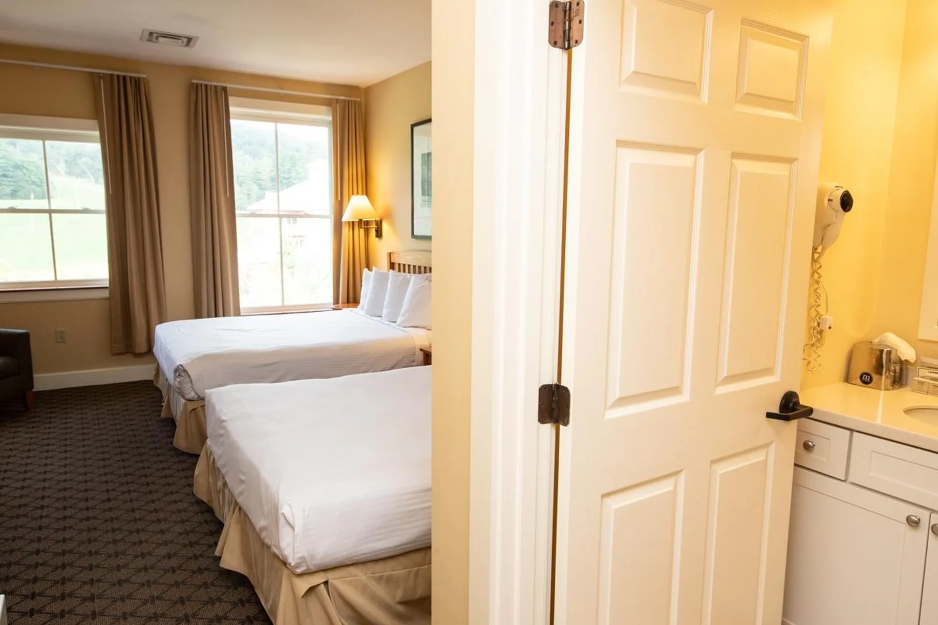 444/446 Qtr. I I I Jackson Gore Inn Ludlow VT 05149