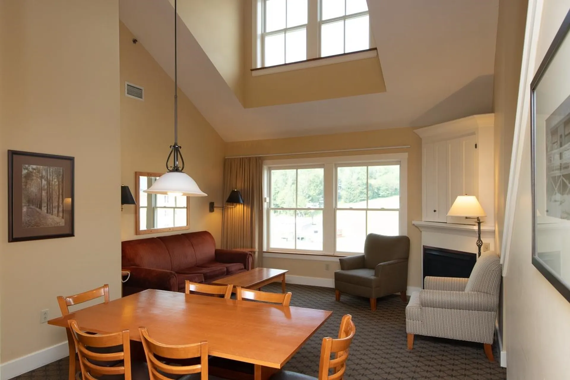 444/446 Qtr. I I I Jackson Gore Inn Ludlow VT 05149