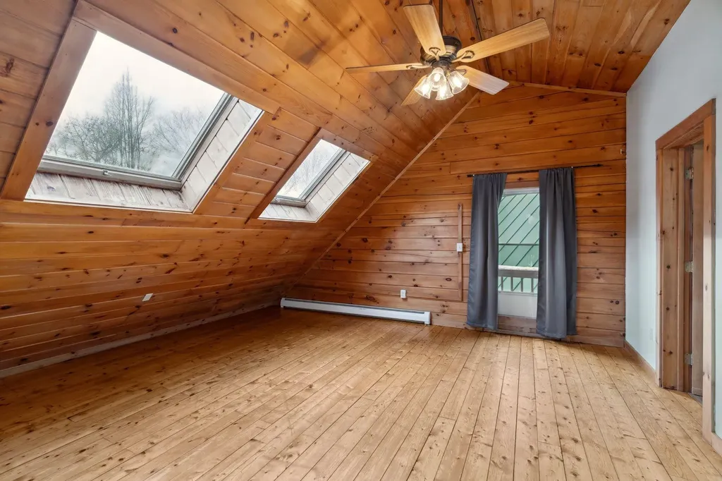 3033 Vt Route 14 Royalton VT 05068