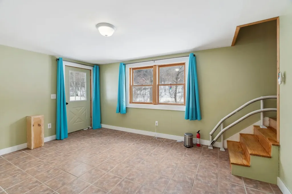 3033 Vt Route 14 Royalton VT 05068