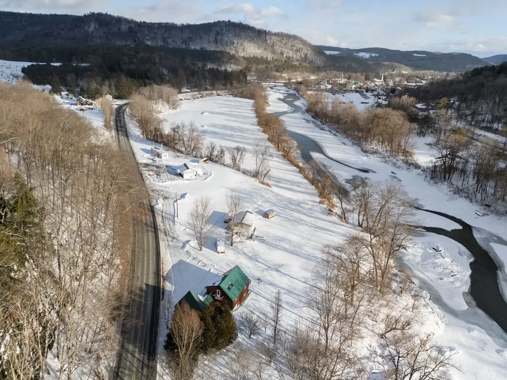 3033 Vt Route 14 Royalton VT 05068