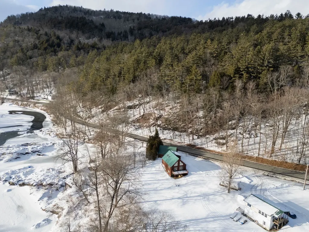 3033 Vt Route 14 Royalton VT 05068