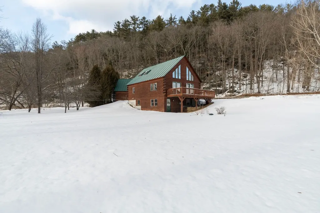 3033 Vt Route 14 Royalton VT 05068