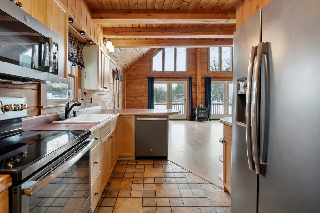 3033 Vt Route 14 Royalton VT 05068