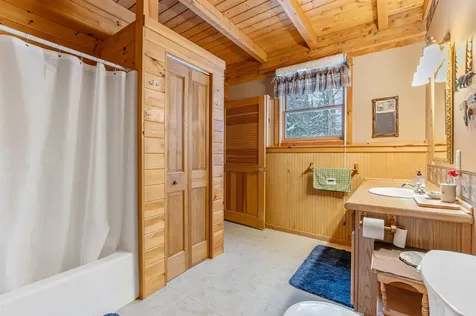 136 Spring Road Pittsburg NH 03592