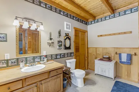 136 Spring Road Pittsburg NH 03592