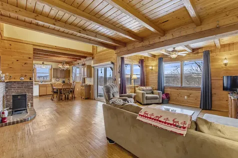 136 Spring Road Pittsburg NH 03592