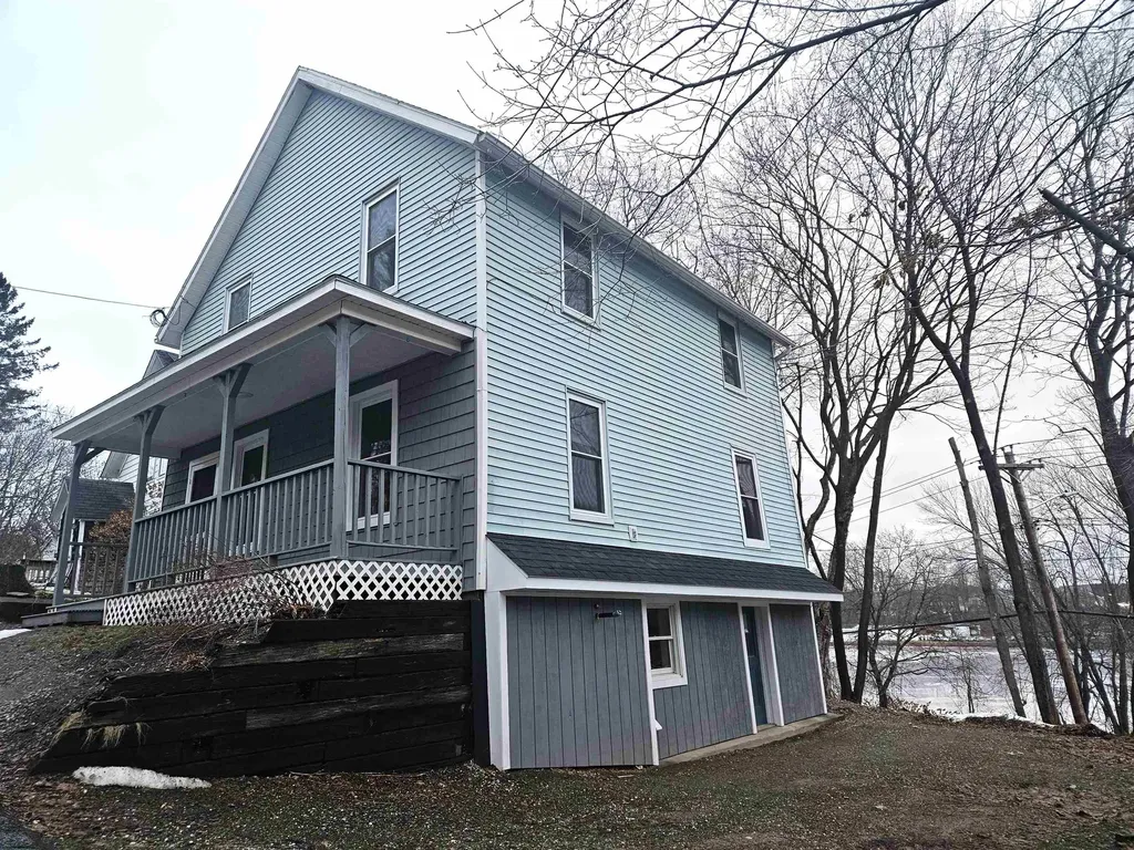 28 Middle Street Newport City VT 05855