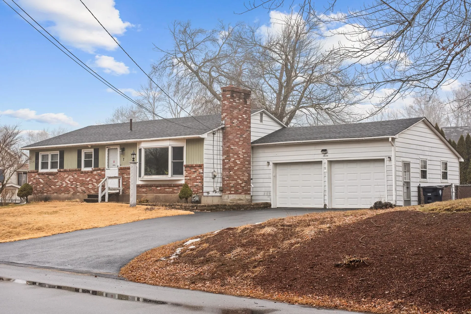 7 Pell Avenue Nashua NH 03060