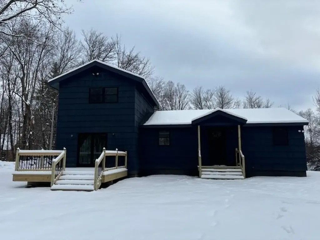 110 Currier Road Mendon VT 05701