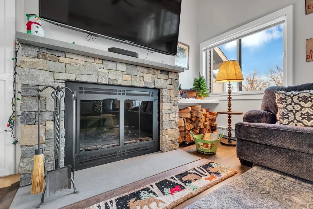 97 Okemo Trailside Extension Ludlow VT 05149