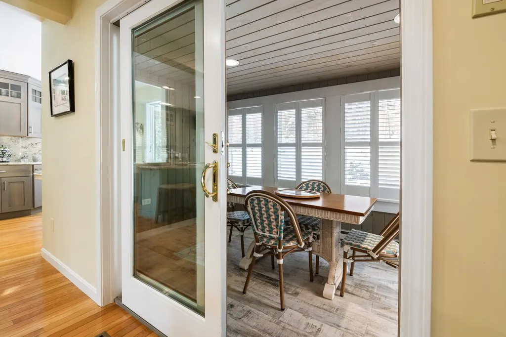 16 Shore Road Grantham NH 03753