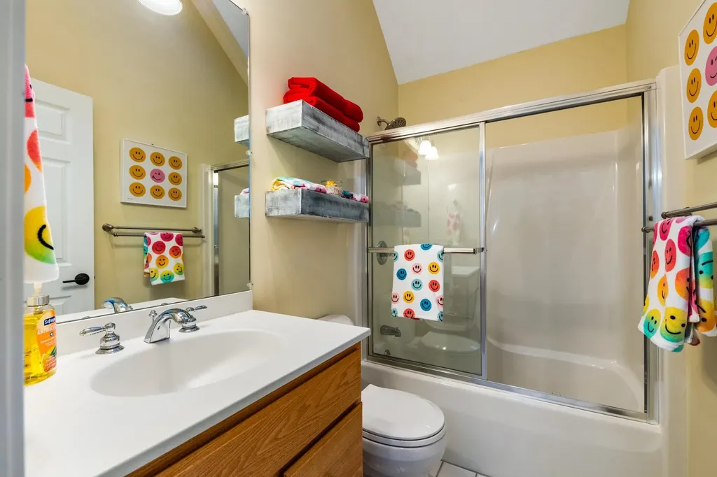 16 Shore Road Grantham NH 03753