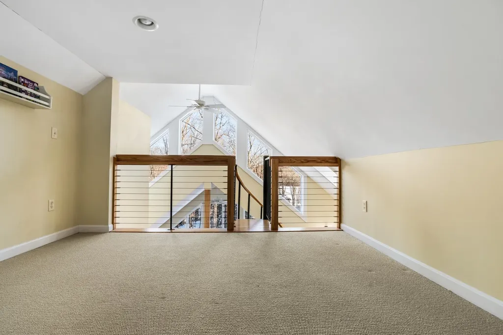 16 Shore Road Grantham NH 03753