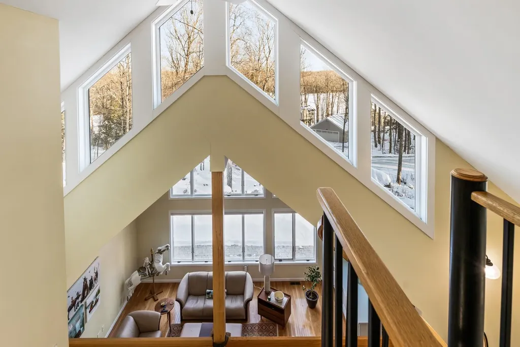 16 Shore Road Grantham NH 03753