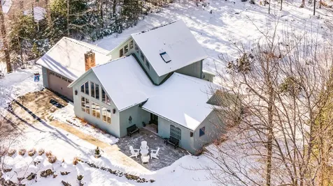 16 Shore Road Grantham NH 03753