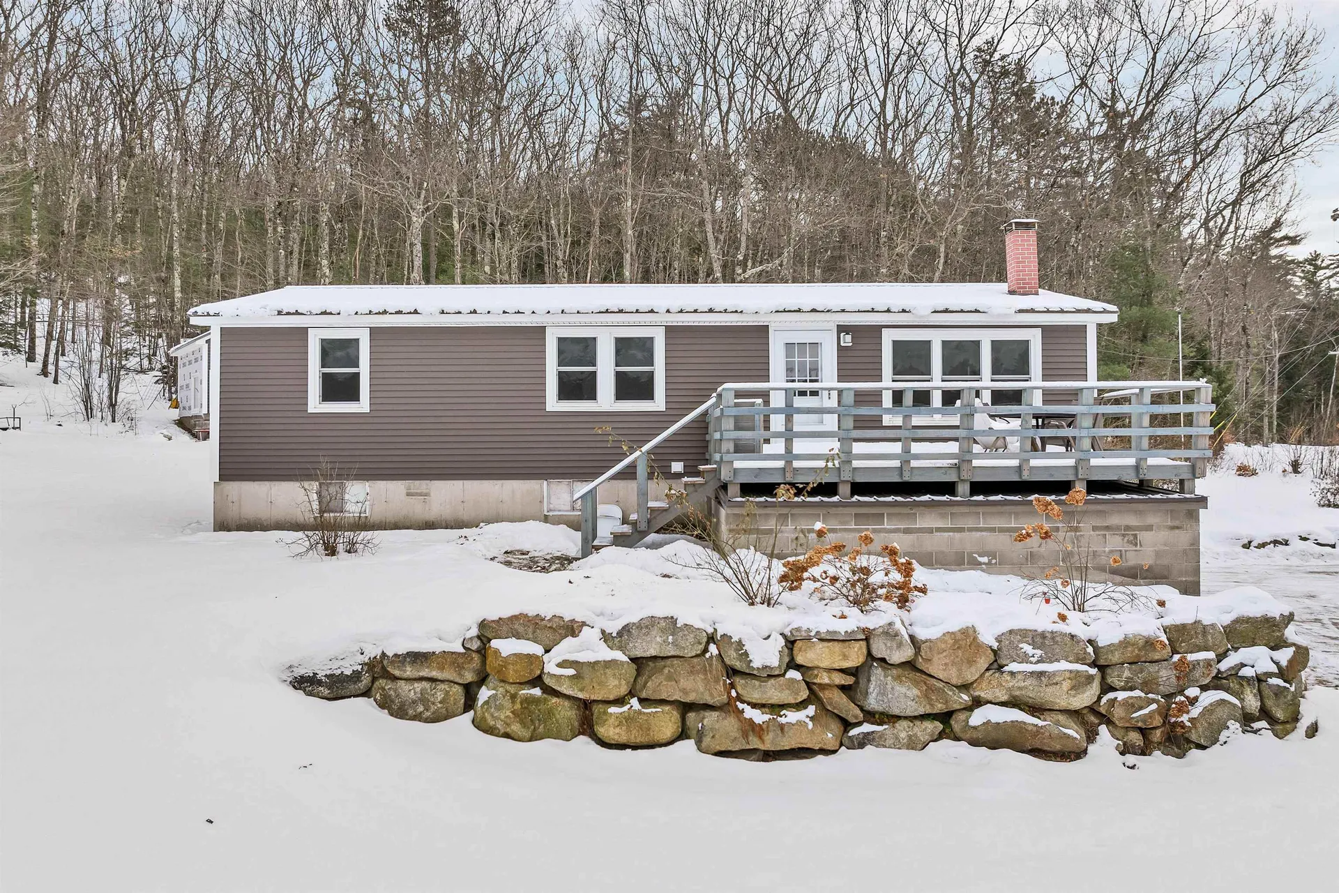 1106 Nh Route 175 Holderness NH 03245