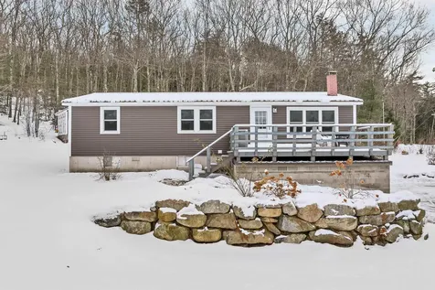 1106 New Hampshire Route 175 Holderness NH 03245