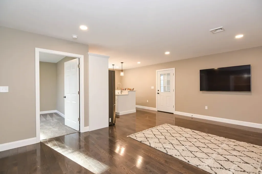 2.5 Bowers Road Derry NH 03038
