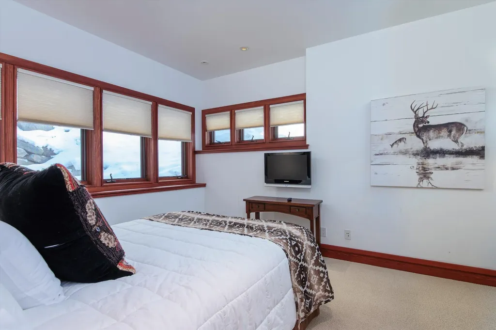 51 East Ash Road Plymouth VT 05056