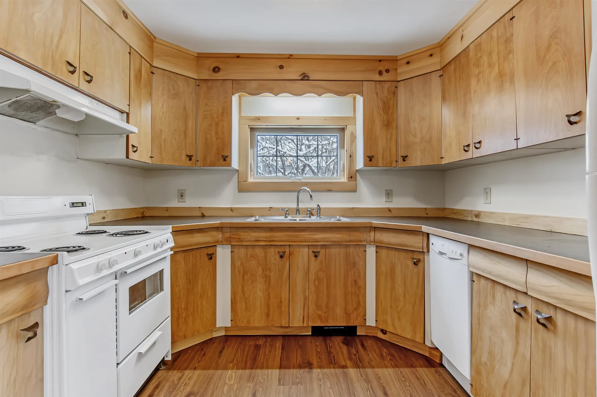 1561 Main Street Pittsburg NH 03592