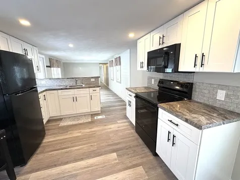 23 Parker Avenue Raymond NH 03077