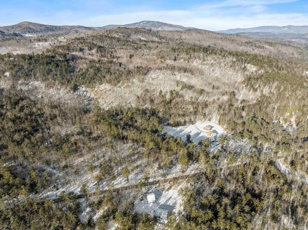 1482 River Road Bridgewater NH 03222