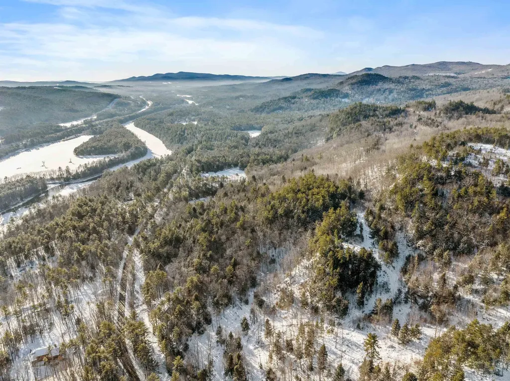 1482 River Road Bridgewater NH 03222