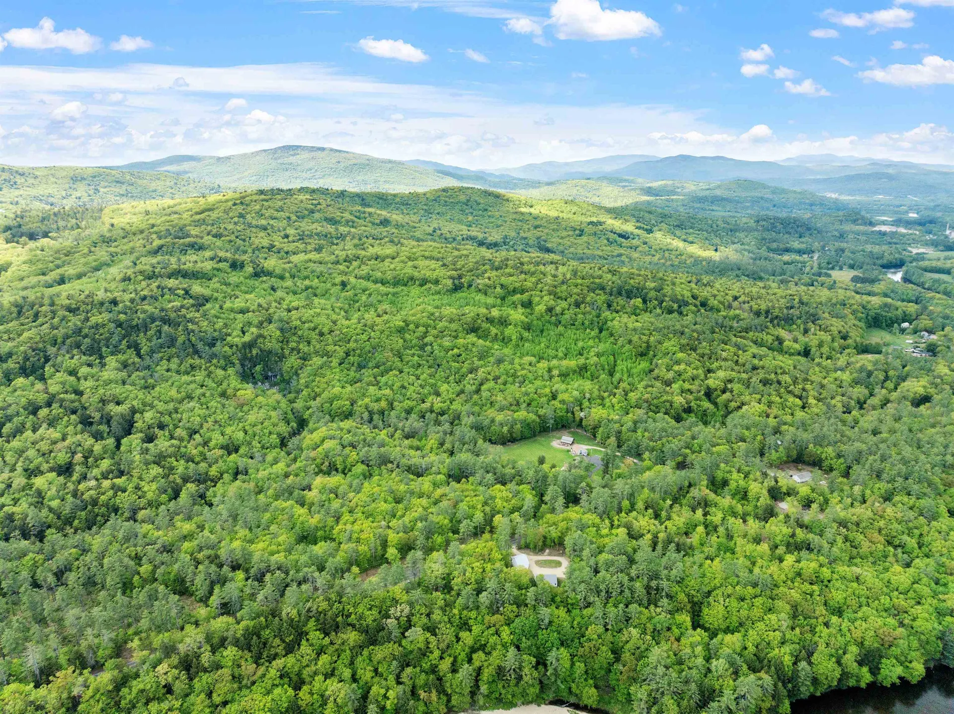 1482 River Road Bridgewater NH 03222