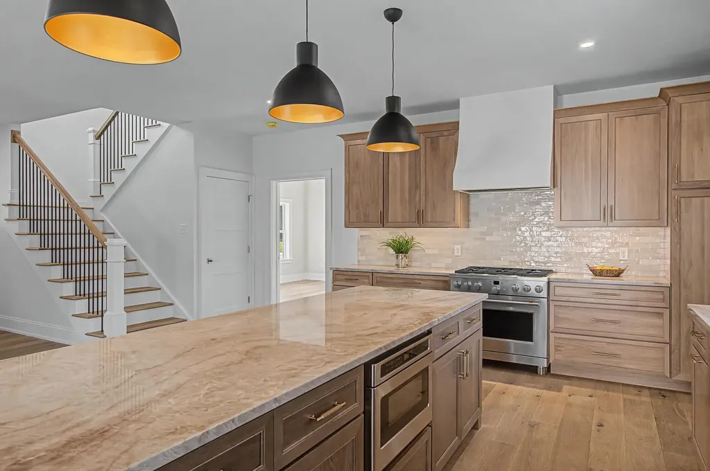 897 Falls Road Shelburne VT 05482