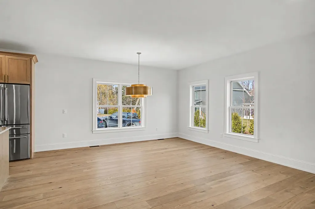 897 Falls Road Shelburne VT 05482