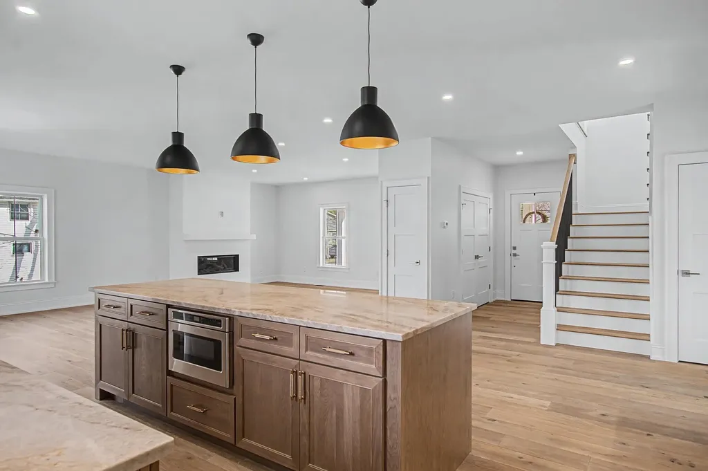 897 Falls Road Shelburne VT 05482