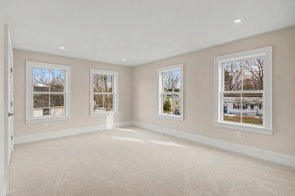 897 Falls Road Shelburne VT 05482