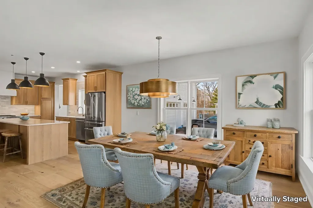 897 Falls Road Shelburne VT 05482