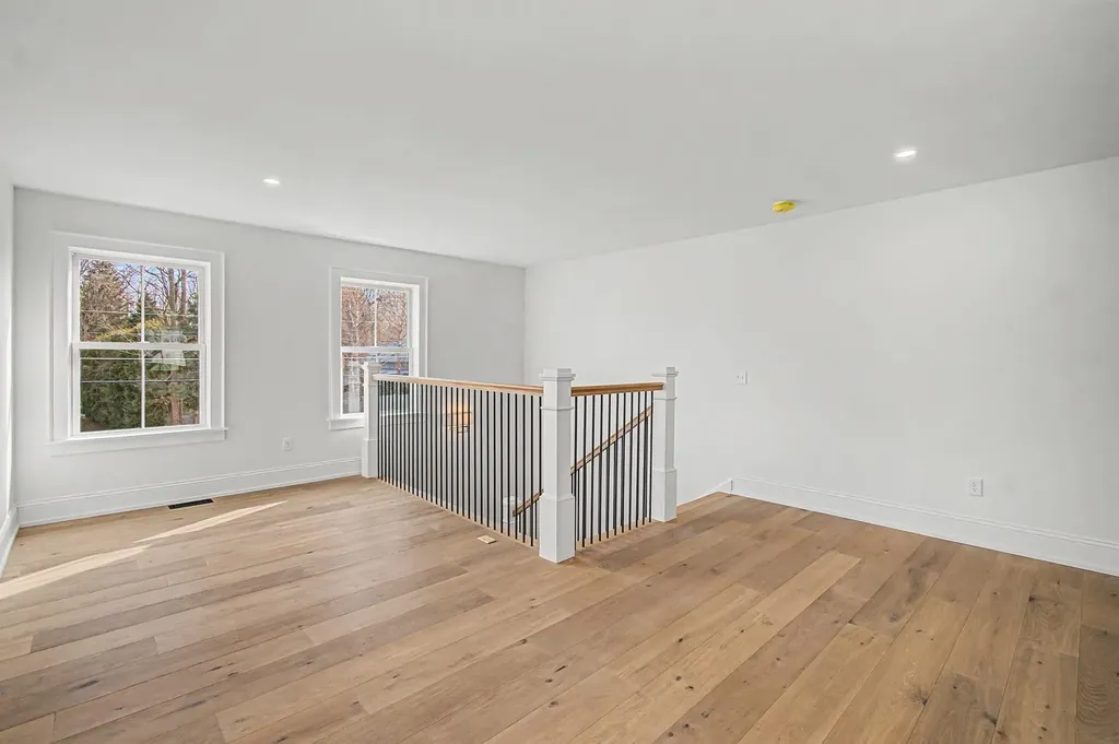 897 Falls Road Shelburne VT 05482