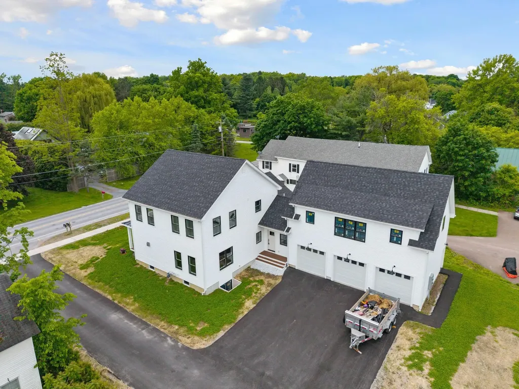 897 Falls Road Shelburne VT 05482