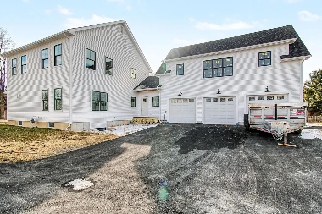 897 Falls Road Shelburne VT 05482