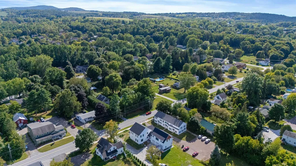 897 Falls Road Shelburne VT 05482