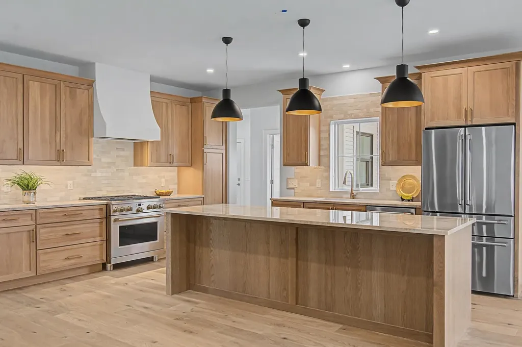 897 Falls Road Shelburne VT 05482