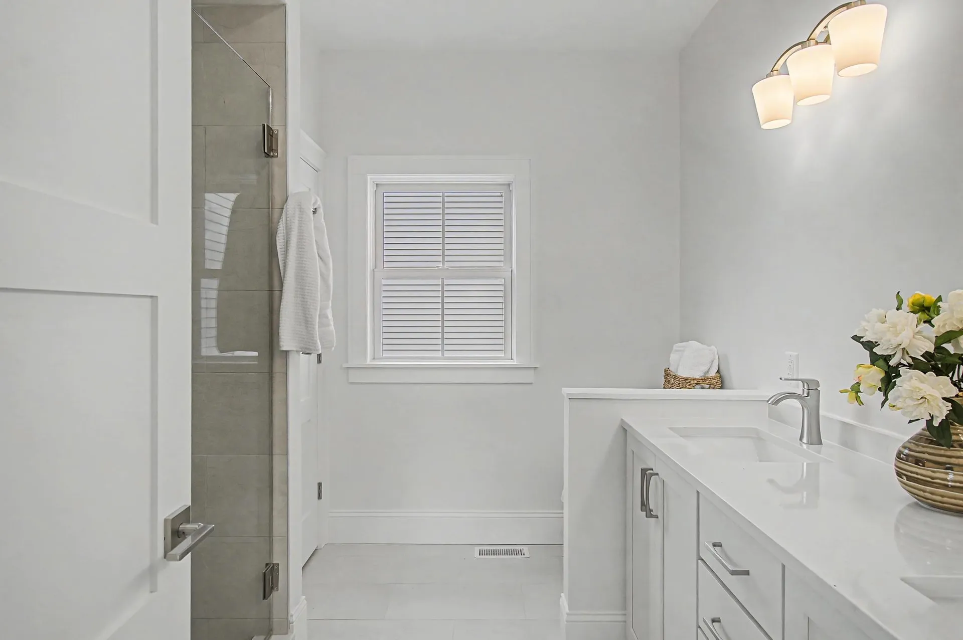 897 Falls Road Shelburne VT 05482