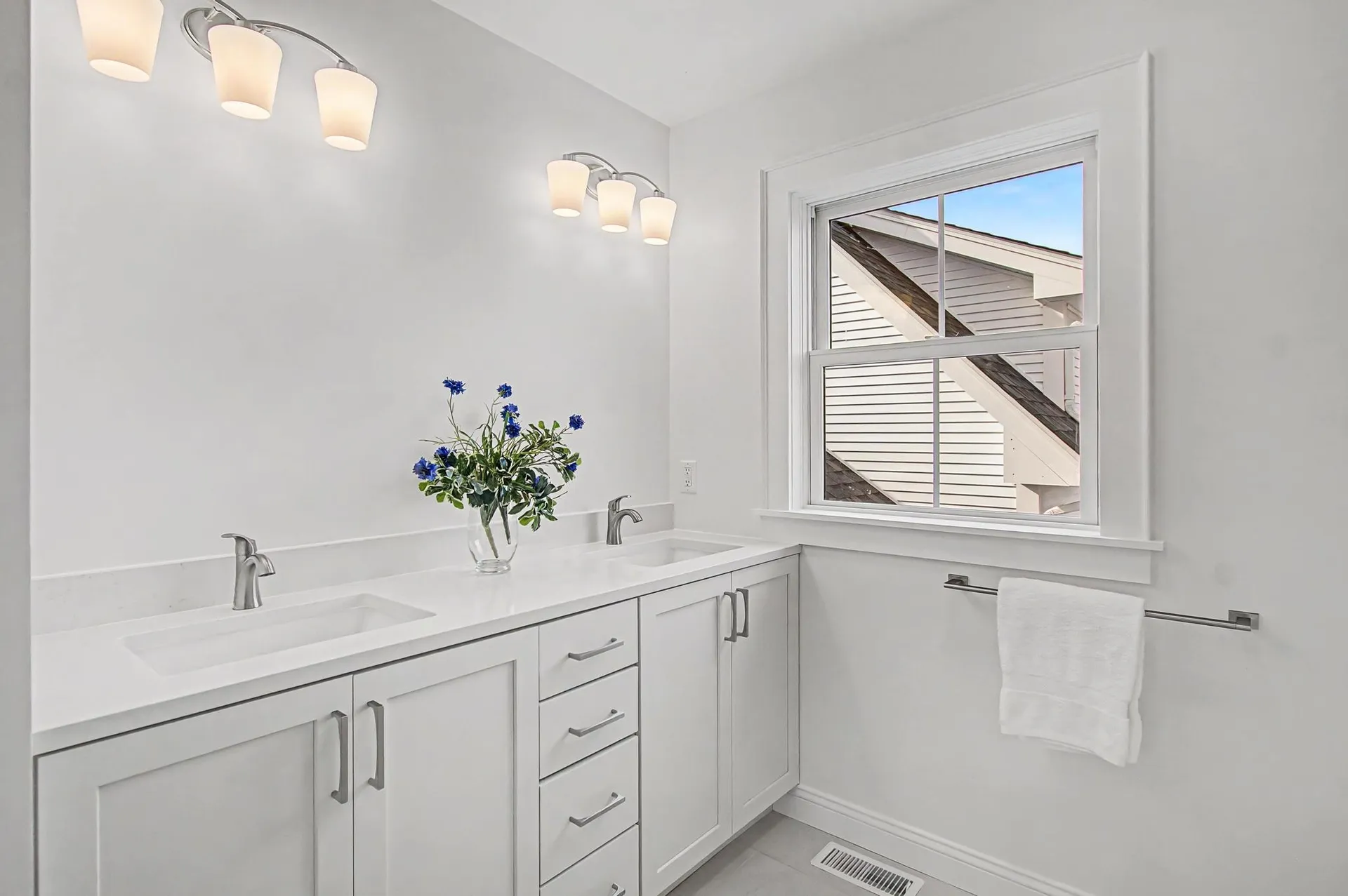 897 Falls Road Shelburne VT 05482