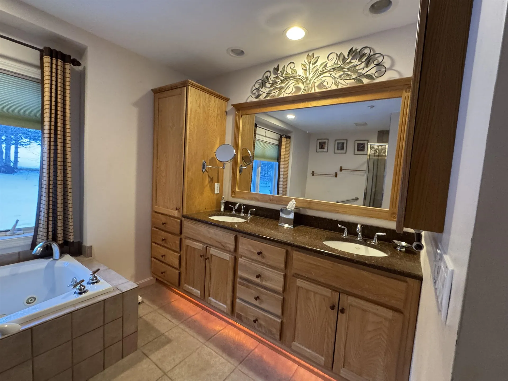 43 Falcon Way Hales Location NH 03860