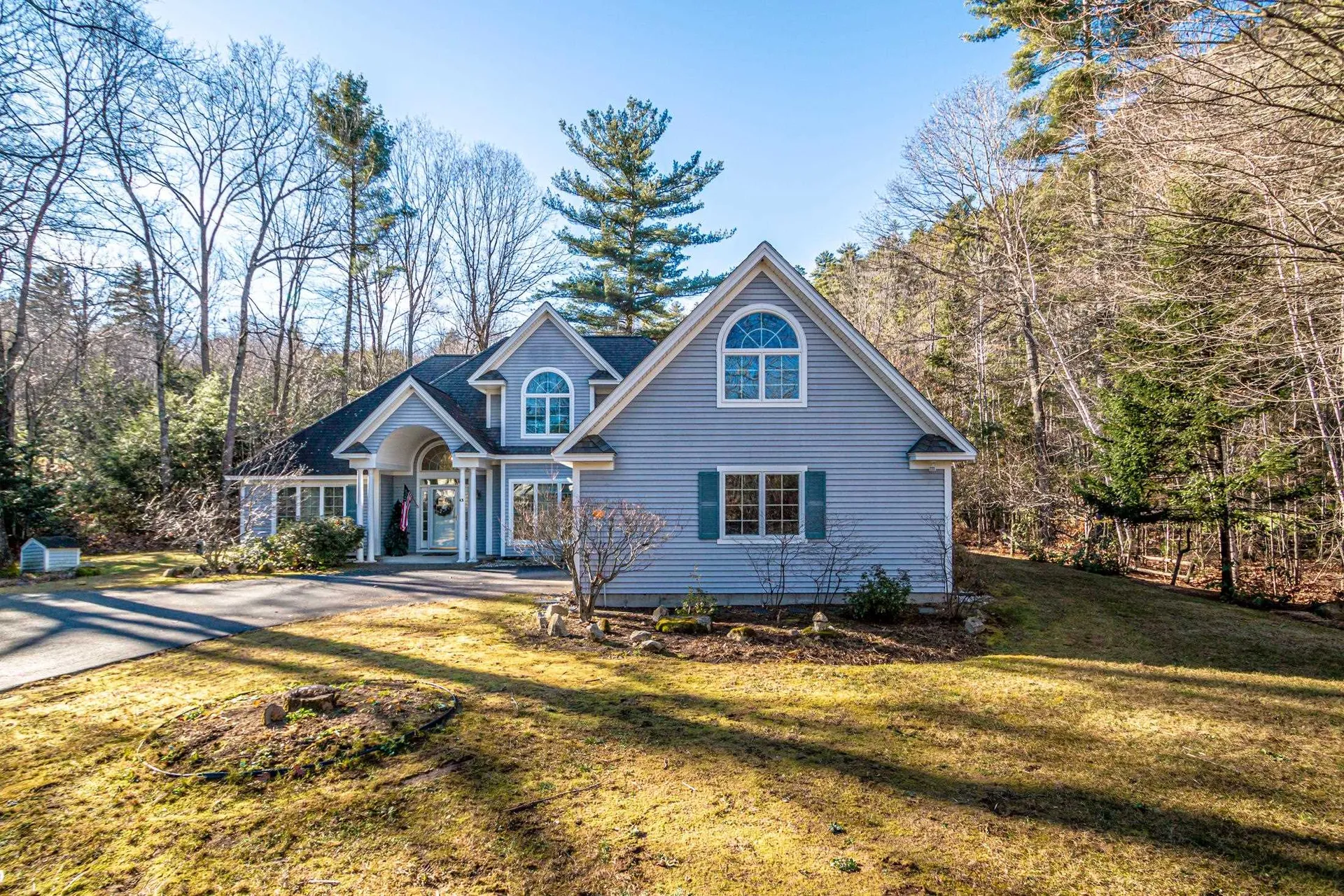 43 Falcon Way Hales Location NH 03860