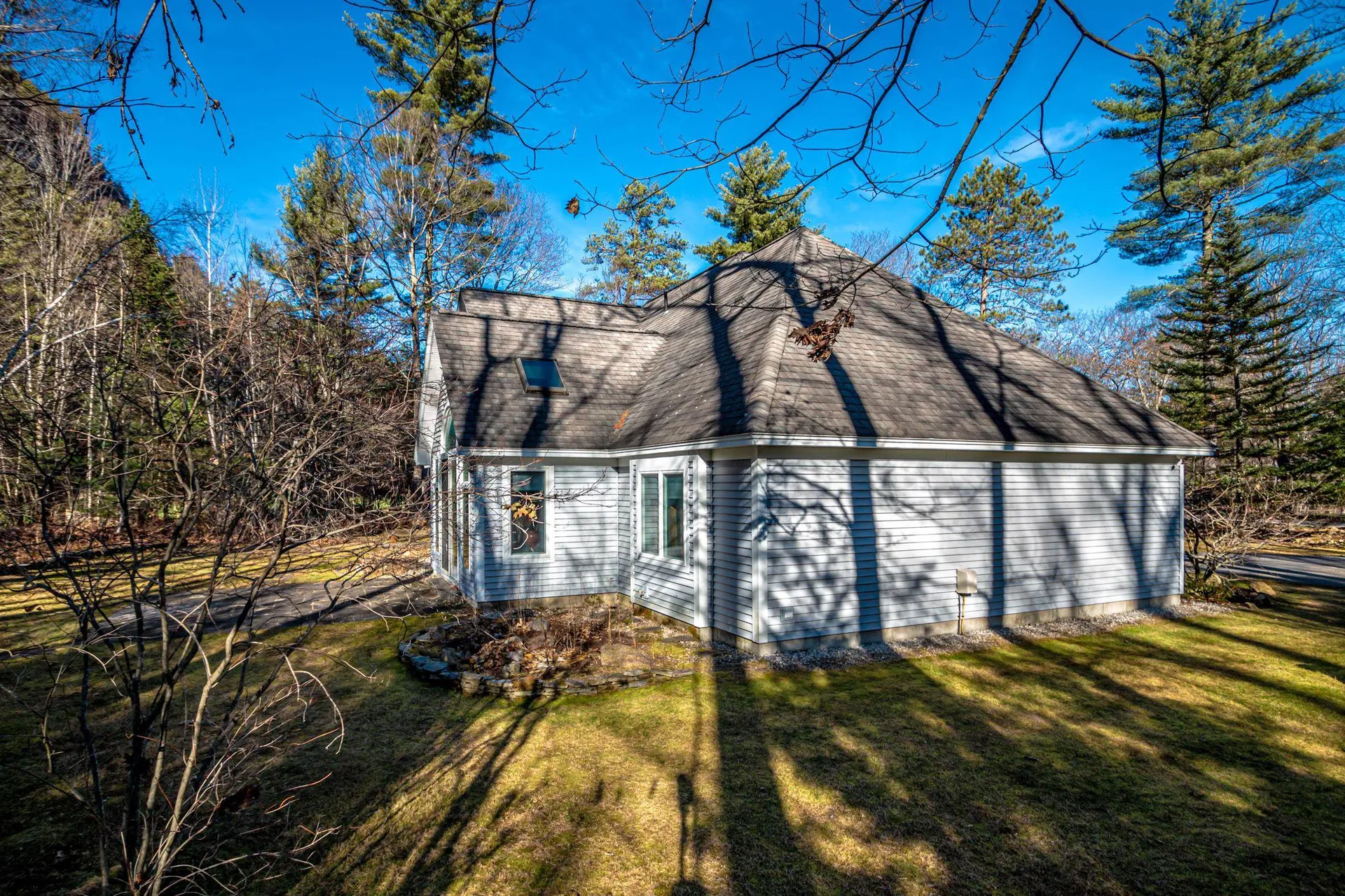 43 Falcon Way Hales Location NH 03860